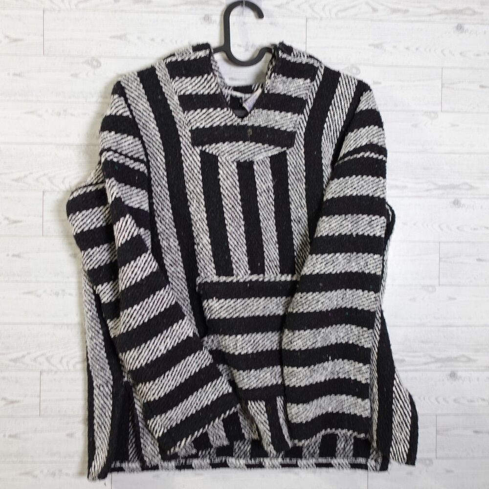 Unisex Mexican Wool Knit pullover sweater black and white medium size